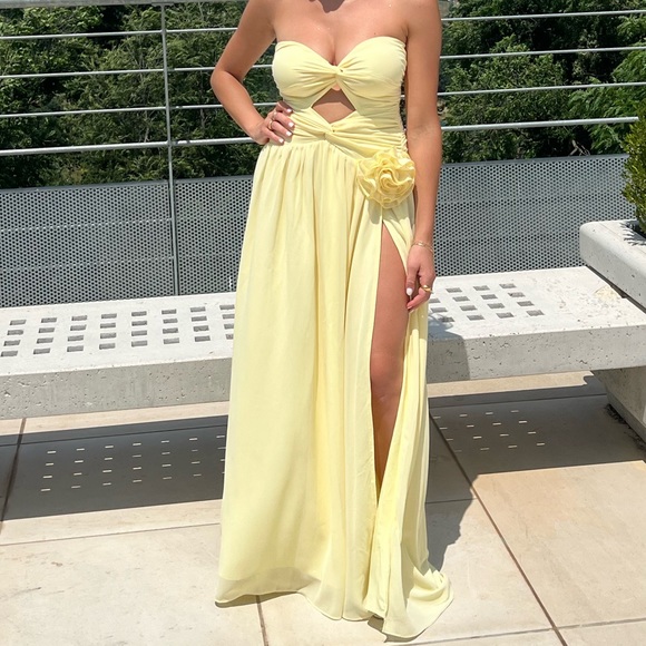 Yellow gown with flower appliqué wedding guest dress - Picture 2 of 6